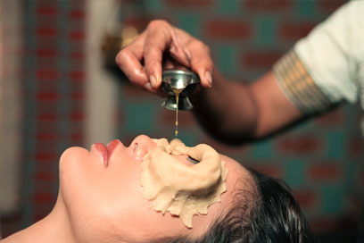 Authentic Ayurvedic Treatment for proper vision | Kairali-The Ayurvedic Healing Village